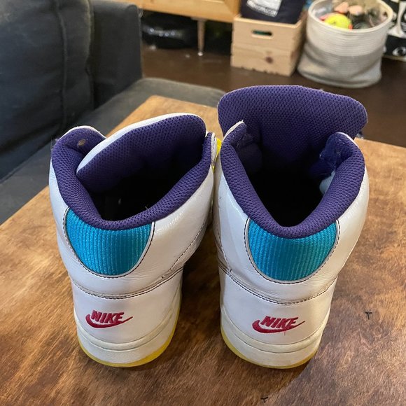 Retro Nike Air High Tops - Picture 2 of 3